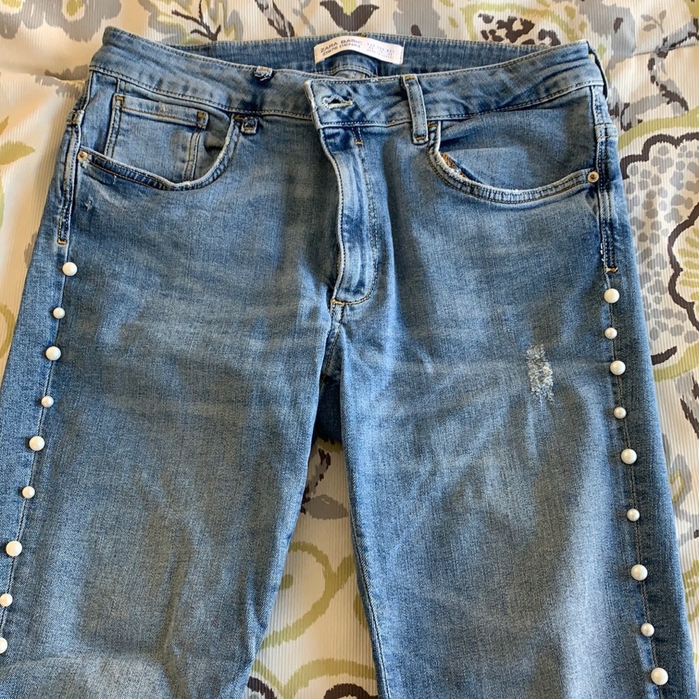 Gorgeous pearl lined straight leg jeans from Zara!